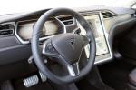 Tesla Model S 2012 года